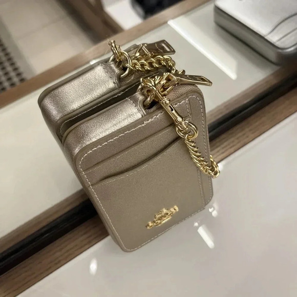 ZIP CARD CASE (COACH CW890) GOLD/LIGHT CHAMPAGNE - Picture 9 of 9